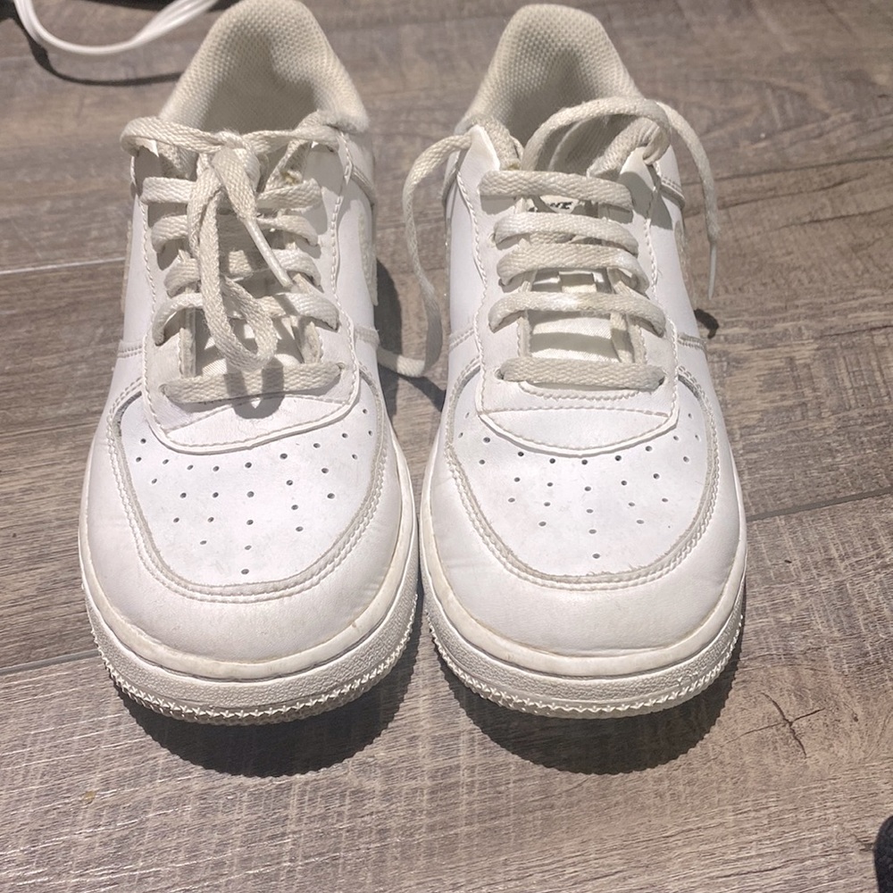 White holographic forces